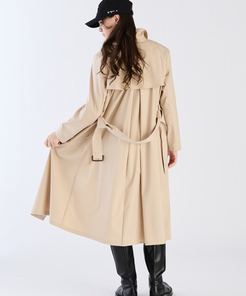To b. by agnes b.（トゥービーバイアニエスベー）の「ベーシック ツイル トレンチコート（トレンチコート・レディース・ベージュ・36/38/40）」の4枚目の写真