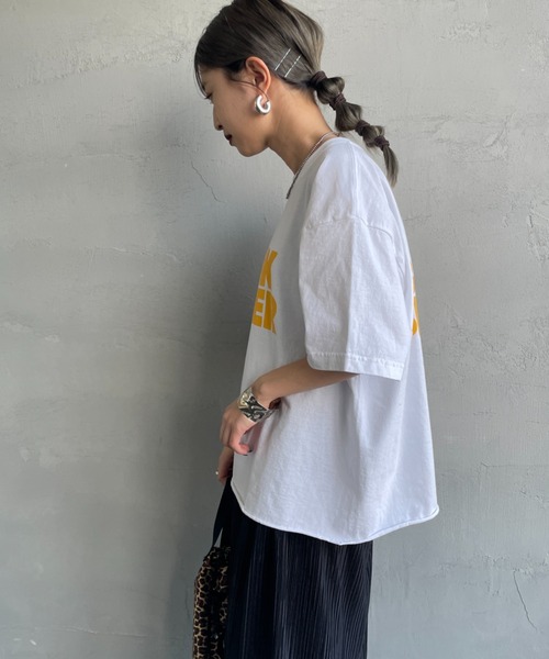 FUNG（ファング）の「[FUNG/ファング] THINK BIGGER カットオフプリントTシャツ（Tシャツ/カットソー・レディース・ホワイト・M）」の11枚目の写真