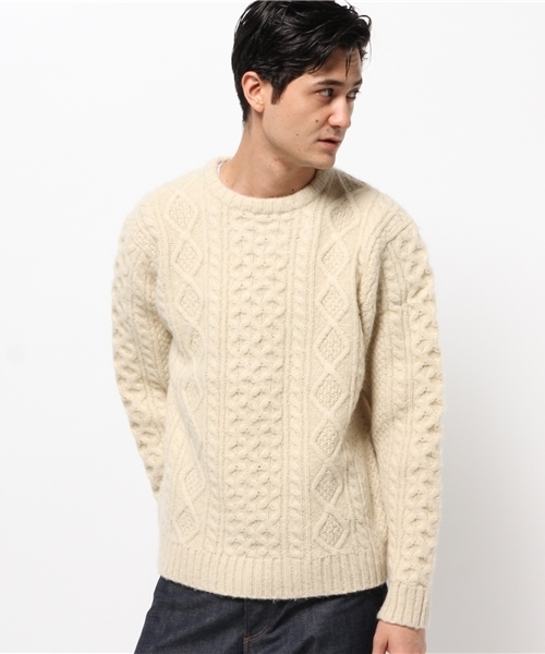 WHO'S WHO gallery(フーズフーギャラリー)の「【BOYMAN】シェットランドケーブルクルーニット(ニット/セーター・メンズ・ネイビー/アイボリー/オリーブ/ベージュ/グレー・MEDIUM/LARGE)」の2枚目の写真