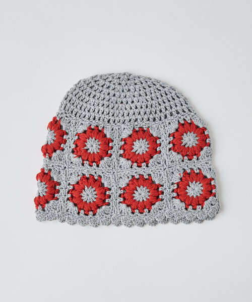 CIAOPANIC(チャオパニック)の「クロシェフラワービーニー帽(キャップ・レディース・オフホワイト/グレー/ブラック・ONE SIZE)」の14枚目の写真