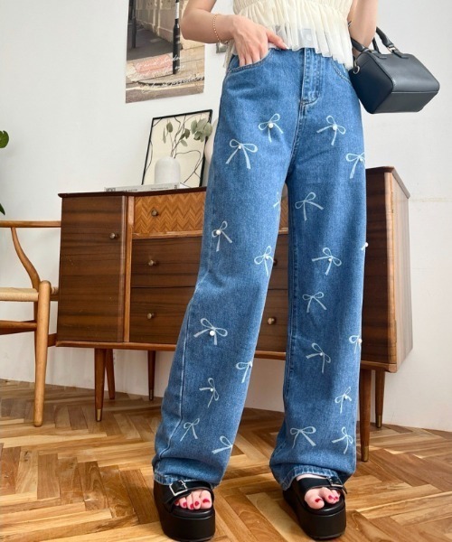 paravion（パラビオン）の「リボンプリントデニム（デニムパンツ・レディース・ブルー・S/M/L）」の2枚目の写真