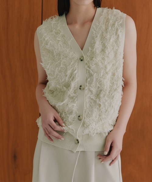 華　ella_selectshop フリンジベスト　ホワイト　美品 セール】フロント釦フリンジニットベスト（ベスト）｜TENTO