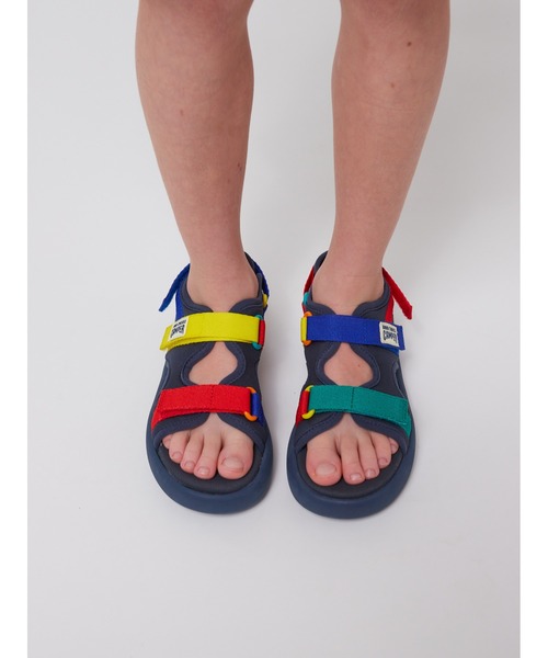 BOBO CHOSES(ボボショーズ)の「Bobo Choses x Camper Pelotas F(サンダル・キッズ・レインボー・17.5/18.5/19.5/20.5)」の3枚目の写真