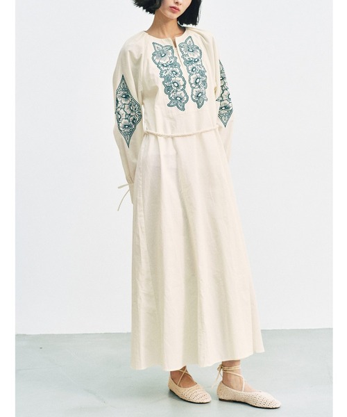 MEDE19F(メデジュウキュウ)の「BRAND NEW MIX STYLE エンブロイダリーワンピース(ワンピース・レディース・アイボリー・M/L/LL/3L/SP/MP)」の1枚目の写真