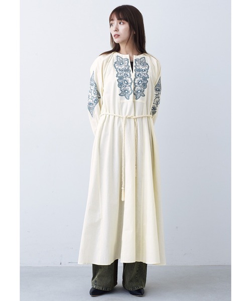 MEDE19F(メデジュウキュウ)の「BRAND NEW MIX STYLE エンブロイダリーワンピース(ワンピース・レディース・アイボリー・M/L/LL/3L/SP/MP)」の2枚目の写真