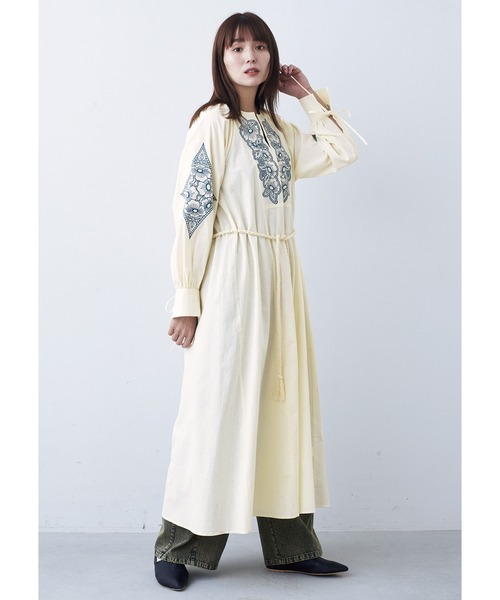 MEDE19F(メデジュウキュウ)の「BRAND NEW MIX STYLE エンブロイダリーワンピース(ワンピース・レディース・アイボリー・M/L/LL/3L/SP/MP)」の4枚目の写真