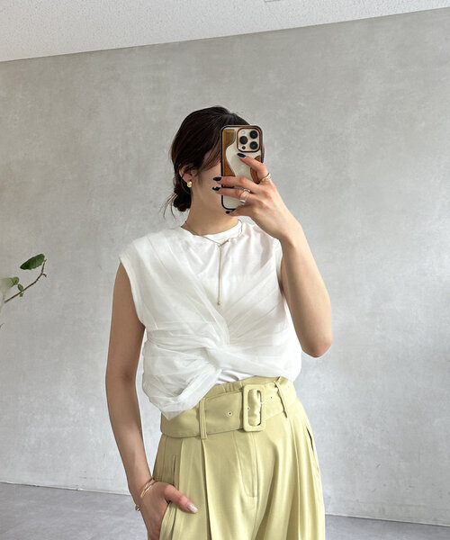 Thevon（ゼボン）の「ツイストチュールドッキングノースリプルオーバー（Tシャツ/カットソー・レディース・オフホワイト/ブラック/グレイッシュベージュ/ホワイト・FREE）」の7枚目の写真