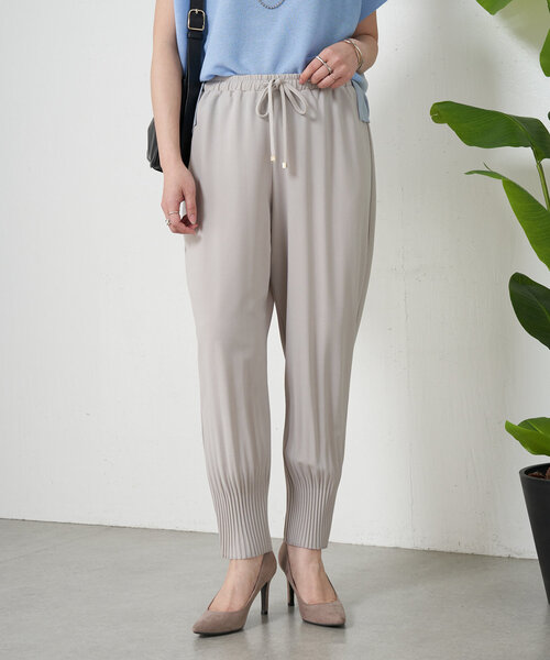 Jena espace merveilleux（ジェナ　エスパスメルヴェイユ）の「裾プリーツジョガーパンツ（その他パンツ・レディース・グレー/ブラック・FREE）」の2枚目の写真