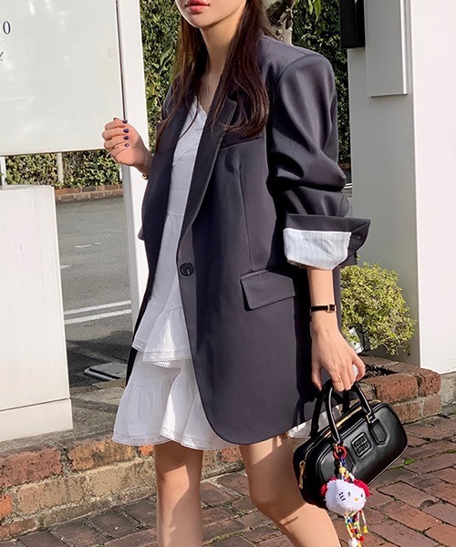 gossip!ロサンゼルス(ゴシップロサンゼルス)の「YUGA Vネックケーキスカート サスペンダードレス(ワンピース・レディース・ブラック/ホワイト・FREE)」の4枚目の写真