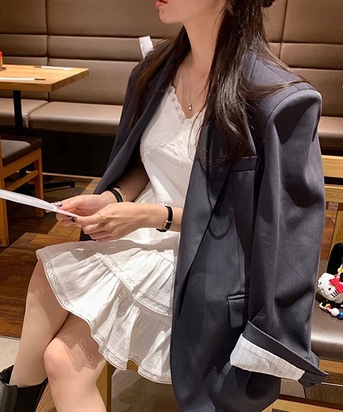 gossip!ロサンゼルス(ゴシップロサンゼルス)の「YUGA Vネックケーキスカート サスペンダードレス(ワンピース・レディース・ブラック/ホワイト・FREE)」の7枚目の写真