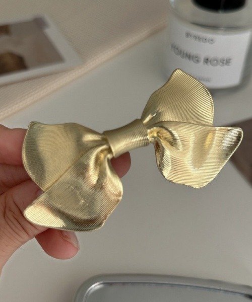 Fun & Daily（ファンアンドデイリー）の「F&D : メタルリボンバレッタ（バレッタ/ヘアクリップ・レディース・シルバー/ゴールド・FREE）」の2枚目の写真