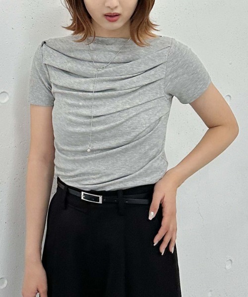 archives(アルシーヴ)の「タックドレープオフショルCT(Tシャツ/カットソー・レディース・グレー/オフホワイト/ブラック/イエロー・MEDIUM)」の1枚目の写真