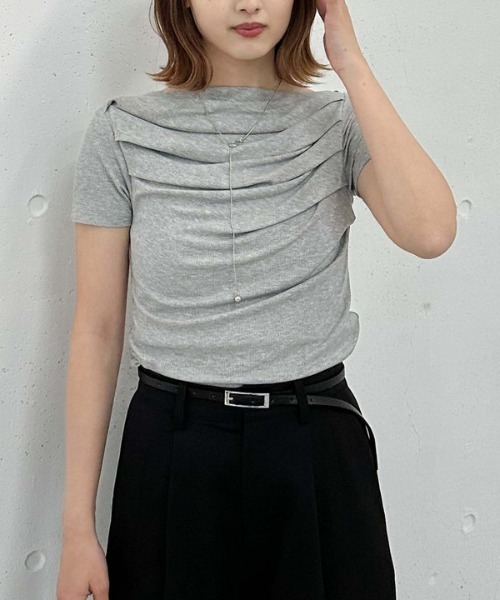 archives(アルシーヴ)の「タックドレープオフショルCT(Tシャツ/カットソー・レディース・グレー/オフホワイト/ブラック/イエロー・MEDIUM)」の12枚目の写真