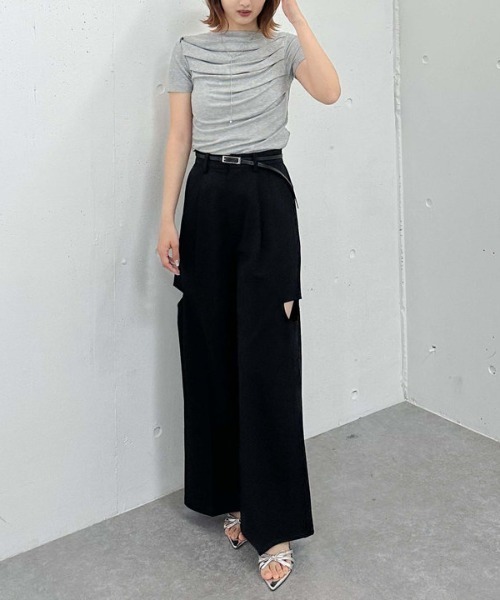 archives(アルシーヴ)の「タックドレープオフショルCT(Tシャツ/カットソー・レディース・グレー/オフホワイト/ブラック/イエロー・MEDIUM)」の10枚目の写真