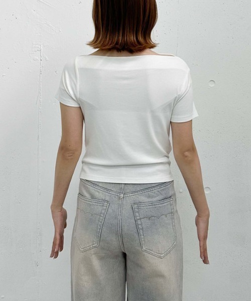 archives(アルシーヴ)の「タックドレープオフショルCT(Tシャツ/カットソー・レディース・グレー/オフホワイト/ブラック/イエロー・MEDIUM)」の6枚目の写真