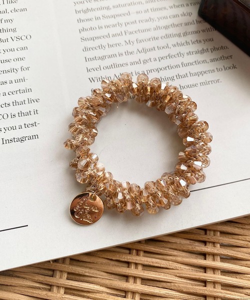 TONE SELECT GOODS（トーンセレクトグッズ）の「pur chouchou/パール ビーズ ヘアゴム シュシュ P4475（シュシュ・レディース・ベージュ/ホワイト/ブラウン/ピンク/グレー・FREE）」の4枚目の写真