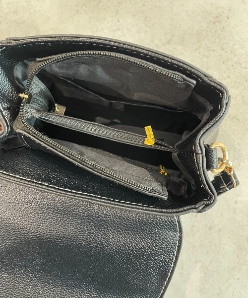 AIC.(エーアイシー)の「ジップデザインスクエアミニバッグ(ショルダーバッグ・レディース・ブラック・FREE)」の8枚目の写真