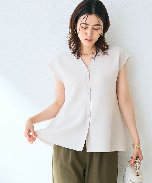 CROSS FUNCTION（クロスファンクション）の「《洗える》ペプラムニットベスト【CROSS FUNCTION/クロスファンクション】（ベスト・レディース・ブラック/オフホワイト/アイボリー・M/L/LL）」の3枚目の写真