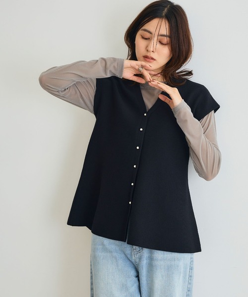 CROSS FUNCTION（クロスファンクション）の「《洗える》ペプラムニットベスト【CROSS FUNCTION/クロスファンクション】（ベスト・レディース・ブラック/オフホワイト/アイボリー・M/L/LL）」の2枚目の写真