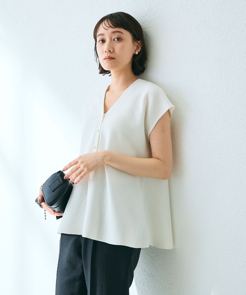 CROSS FUNCTION（クロスファンクション）の「《洗える》ペプラムニットベスト【CROSS FUNCTION/クロスファンクション】（ベスト・レディース・ブラック/オフホワイト/アイボリー・M/L/LL）」の14枚目の写真