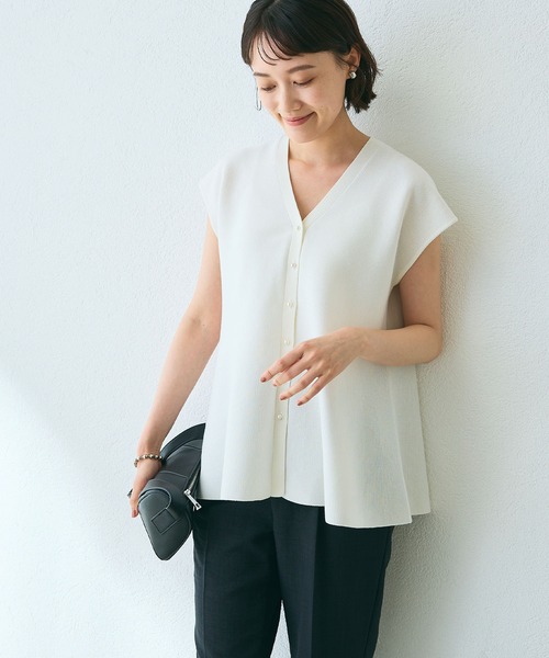 CROSS FUNCTION（クロスファンクション）の「《洗える》ペプラムニットベスト【CROSS FUNCTION/クロスファンクション】（ベスト・レディース・ブラック/オフホワイト/アイボリー・M/L/LL）」の15枚目の写真