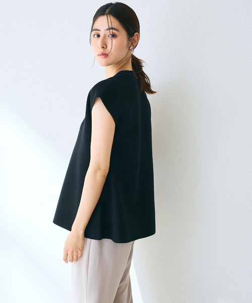 CROSS FUNCTION（クロスファンクション）の「《洗える》ペプラムニットベスト【CROSS FUNCTION/クロスファンクション】（ベスト・レディース・ブラック/オフホワイト/アイボリー・M/L/LL）」の4枚目の写真