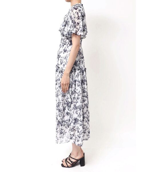 dazzlin watercolorflowerワンピース　S ダズリン dazzlin watercolorflowerワンピース （オフホワイト