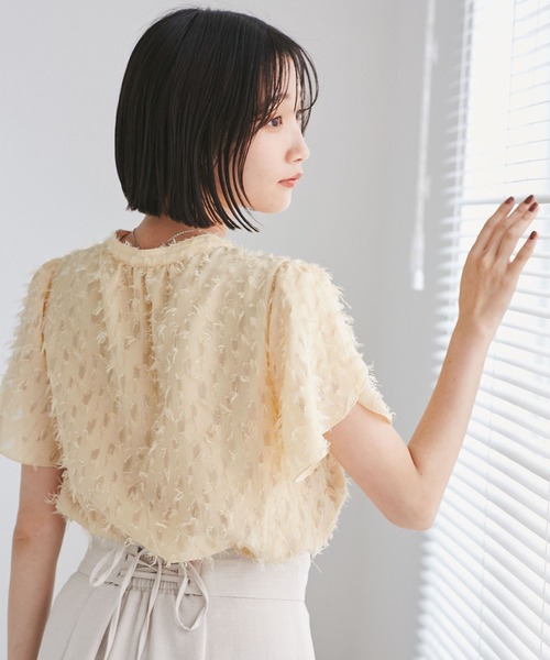 VIS(ビス)の「チューリップスリーブジャガードスキッパーブラウス(シャツ/ブラウス・レディース・ホワイト/ブラック/オレンジ系その他3・FREE)」の2枚目の写真