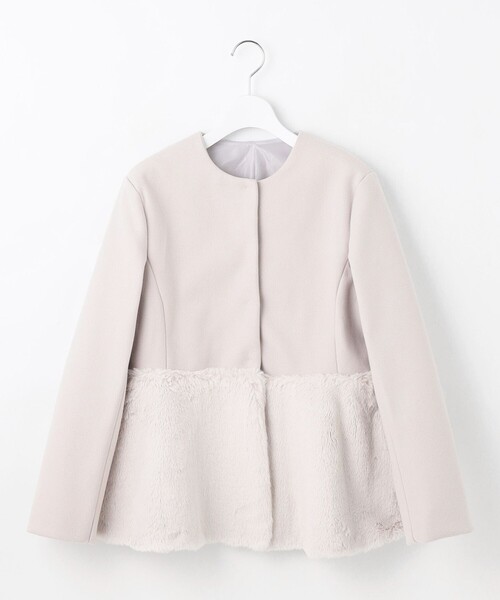 Feroux(フェルゥ)の「ペプラムファー ジャケット(ノーカラーコート・レディース・アイボリー系/ベージュ系・MEDIUM/SMALL)」の7枚目の写真
