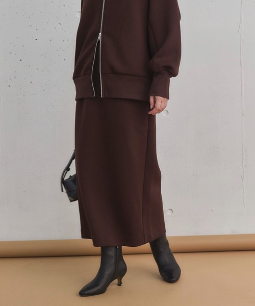 Doux archives（ドゥアルシーヴ）の「ボンディングタイトスカート（スカート・レディース・ブラック/ブラウン/グレイッシュベージュ・36/38）」の4枚目の写真