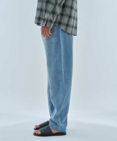 ESTNATION(エストネーション)の「ESTNATION / AUTHEN テーパードデニムパンツ(デニムパンツ・メンズ・ブラック/ブルー・30/32/34)」の10枚目の写真