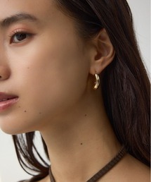 ニュアンスカーブメタルフープピアス