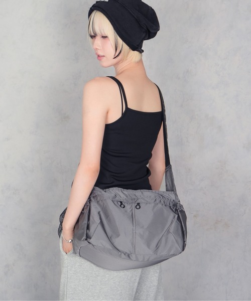BARELY BLUE（ベアリーブルー）の「【 BARELY BLUE / ベアリーブルー 】 軽量 マルチポケット ナイロン ショルダーバッグ（ショルダーバッグ・レディース・ブラック/グレー・FREE）」の15枚目の写真