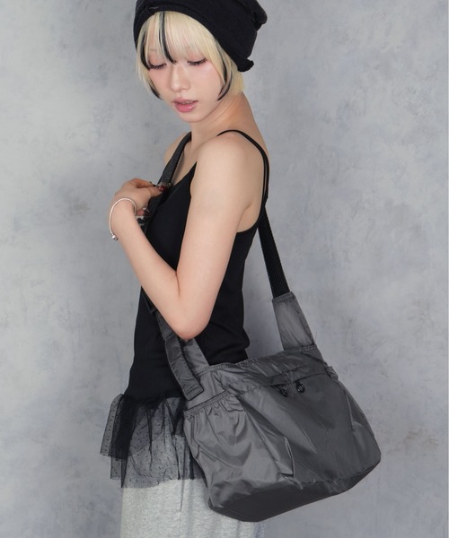 BARELY BLUE（ベアリーブルー）の「【 BARELY BLUE / ベアリーブルー 】 軽量 マルチポケット ナイロン ショルダーバッグ（ショルダーバッグ・レディース・ブラック/グレー・FREE）」の21枚目の写真