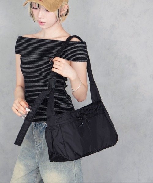 BARELY BLUE（ベアリーブルー）の「【 BARELY BLUE / ベアリーブルー 】 軽量 マルチポケット ナイロン ショルダーバッグ（ショルダーバッグ・レディース・ブラック/グレー・FREE）」の18枚目の写真