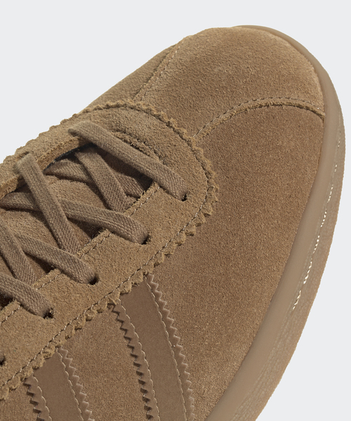 Spick & Span（スピックアンドスパン）の「adidas / アディダス TOBACCO（スニーカー・レディース・キャメル/ネイビー・24.5cm/24cm/23.5cm/23cm）」の12枚目の写真