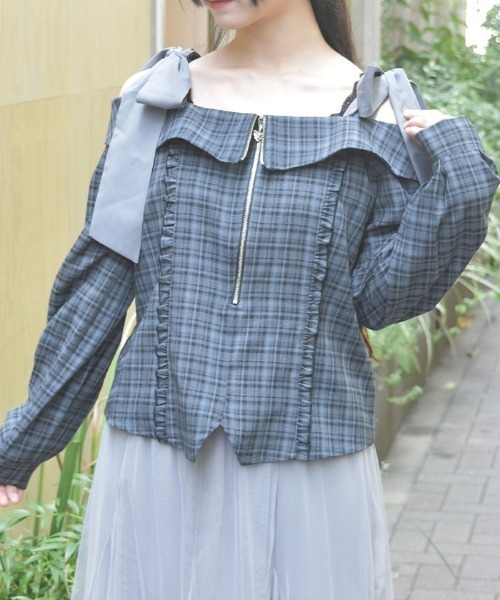 axes femme(アクシーズファム)の「チェックオフショルリボンプルオーバー(シャツ/ブラウス・レディース・グレー/ベージュ/ブラック・FREE)」の3枚目の写真