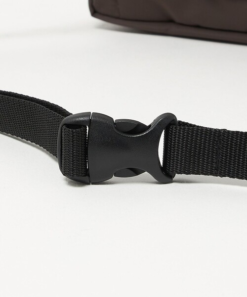 Steven Alan（スティーブンアラン）の「＜BAGSINPROGRESS＞ BELT POUCH MINI/ポーチ（ボディバッグ/ウエストポーチ・メンズ・ブラック/ダークブラウン・FREE）」の6枚目の写真