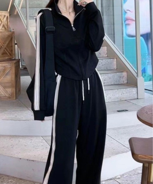 SHEPP(シープ)の「クロップドライントラックジャージジャケット×ラインジャージパンツ(ジャージ・レディース・ブラック・M/L)」の3枚目の写真