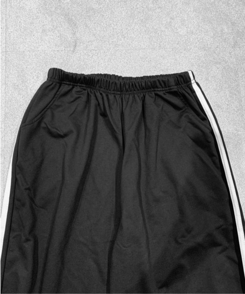 SHEPP(シープ)の「クロップドライントラックジャージジャケット×ラインジャージパンツ(ジャージ・レディース・ブラック・M/L)」の17枚目の写真