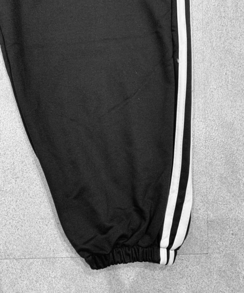 SHEPP(シープ)の「クロップドライントラックジャージジャケット×ラインジャージパンツ(ジャージ・レディース・ブラック・M/L)」の19枚目の写真