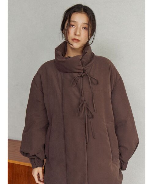 LAGUNAMOON(ラグナムーン)の「ストリングディティールミドルダウン(ダウンジャケット/コート・レディース・ブラウン/アイボリー/ブラック・FREE)」の4枚目の写真