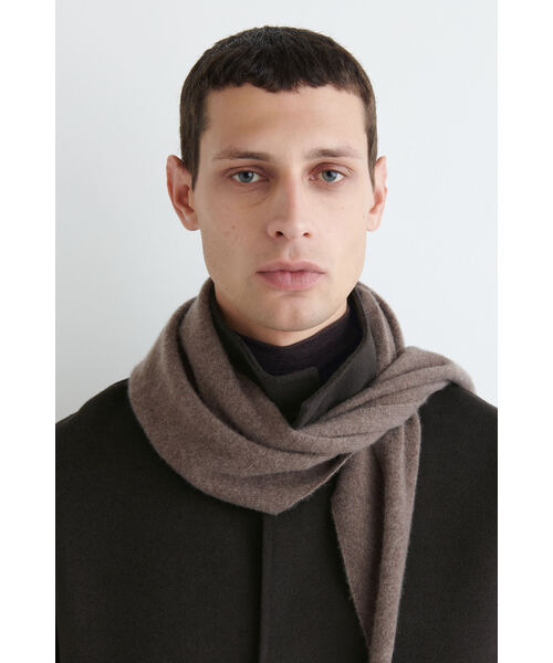 カシミヤ三角スカーフ（バンダナ/スカーフ）｜COS（コス）の