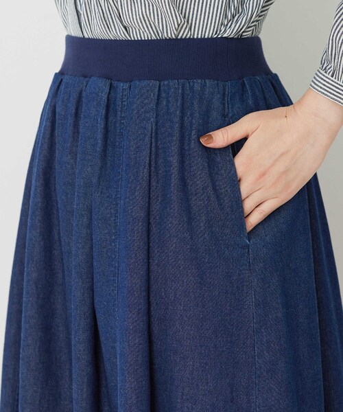 DECOY SINCE 1981（デコイシンスイチキュウハチイチ）の「フレアデニムスカート【ウエストゴム】（スカート・レディース・ネイビー・64/67/70）」の13枚目の写真
