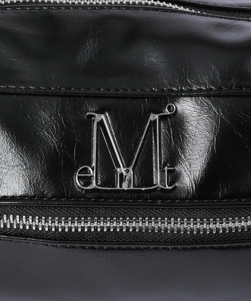 MUCENT(ムセント)の「【日本未発売/WEB限定】MUCENT(ムセント)/軽量 ミニ メタルロゴ ショルダーバッグ/NOX METAL LOGO EYELET STRAP SHOULDER BAG(ショルダーバッグ・レディース・ブラック・FREE)」の2枚目の写真