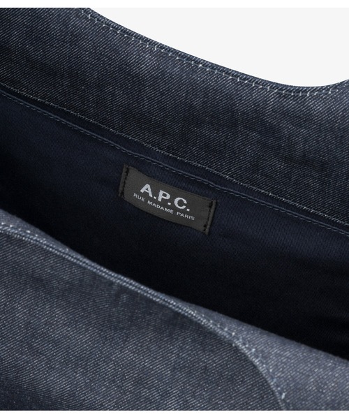 A.P.C.（アーペーセー）の「TOTE NINON（トートバッグ・メンズ・インディゴブルー・ONESIZE）」の6枚目の写真
