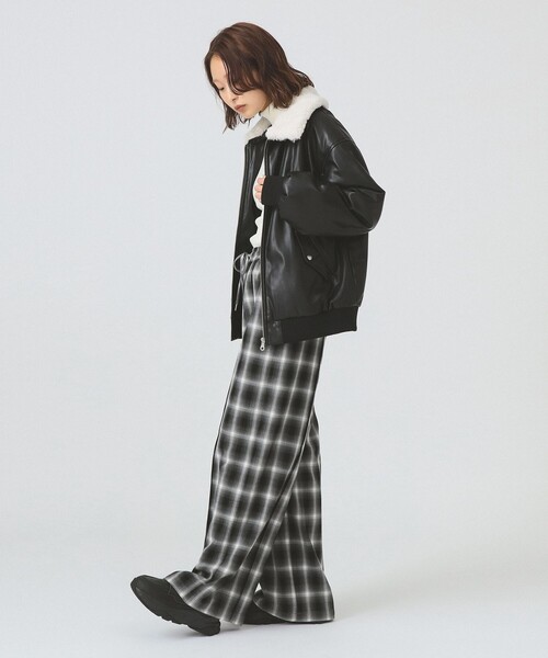 Ray BEAMS(レイビームス)の「フェイクレザー ナカワタボマー ブルゾン(ブルゾン・レディース・ブラック/ダークブラウン・0/1)」の16枚目の写真