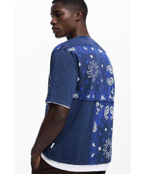 Desigual(デシグアル)の「パッチ付き太陽のTシャツ(Tシャツ/カットソー・メンズ・ブルー・S/M/L/XL/XXL)」の4枚目の写真