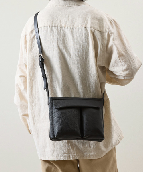 SLOW スロウ / shrink -helmet shoulder bag- シュリンクレザー