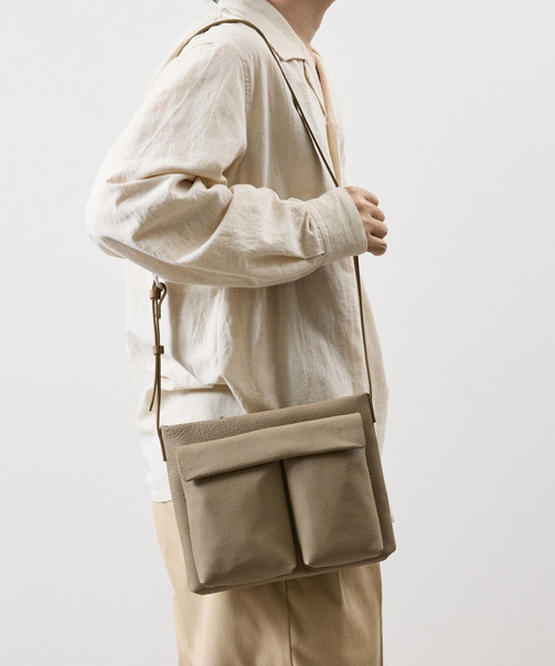 SLOW(スロウ)の「SLOW スロウ / shrink -helmet shoulder bag- シュリンクレザーショルダーバッグ 牛革ヘルメットバッグ / 858S75R(ショルダーバッグ・メンズ・ブラック/グレー/チョコ・FREE)」の11枚目の写真